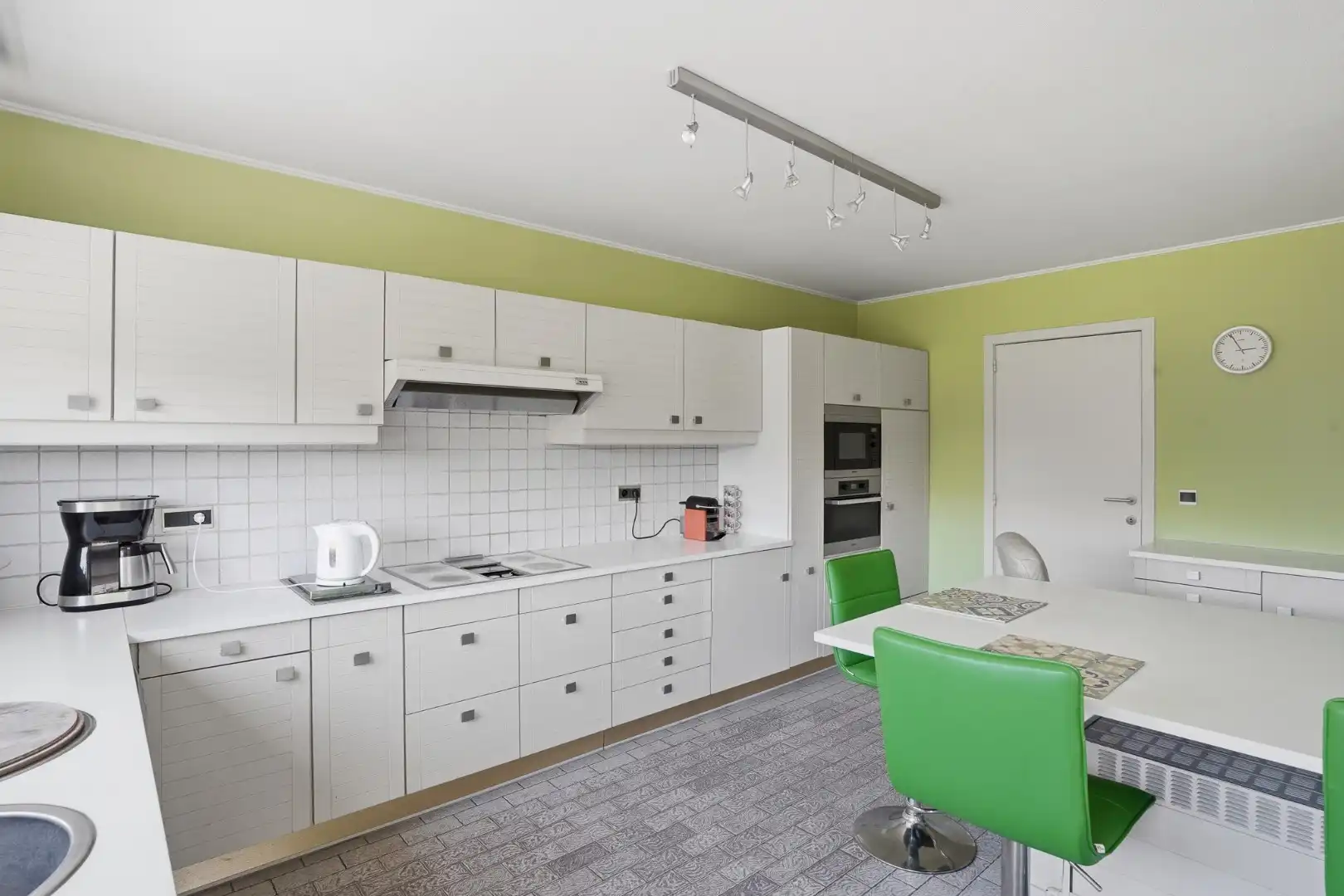 Alleenstaande woning met zonnige tuin op 980 m² foto 10