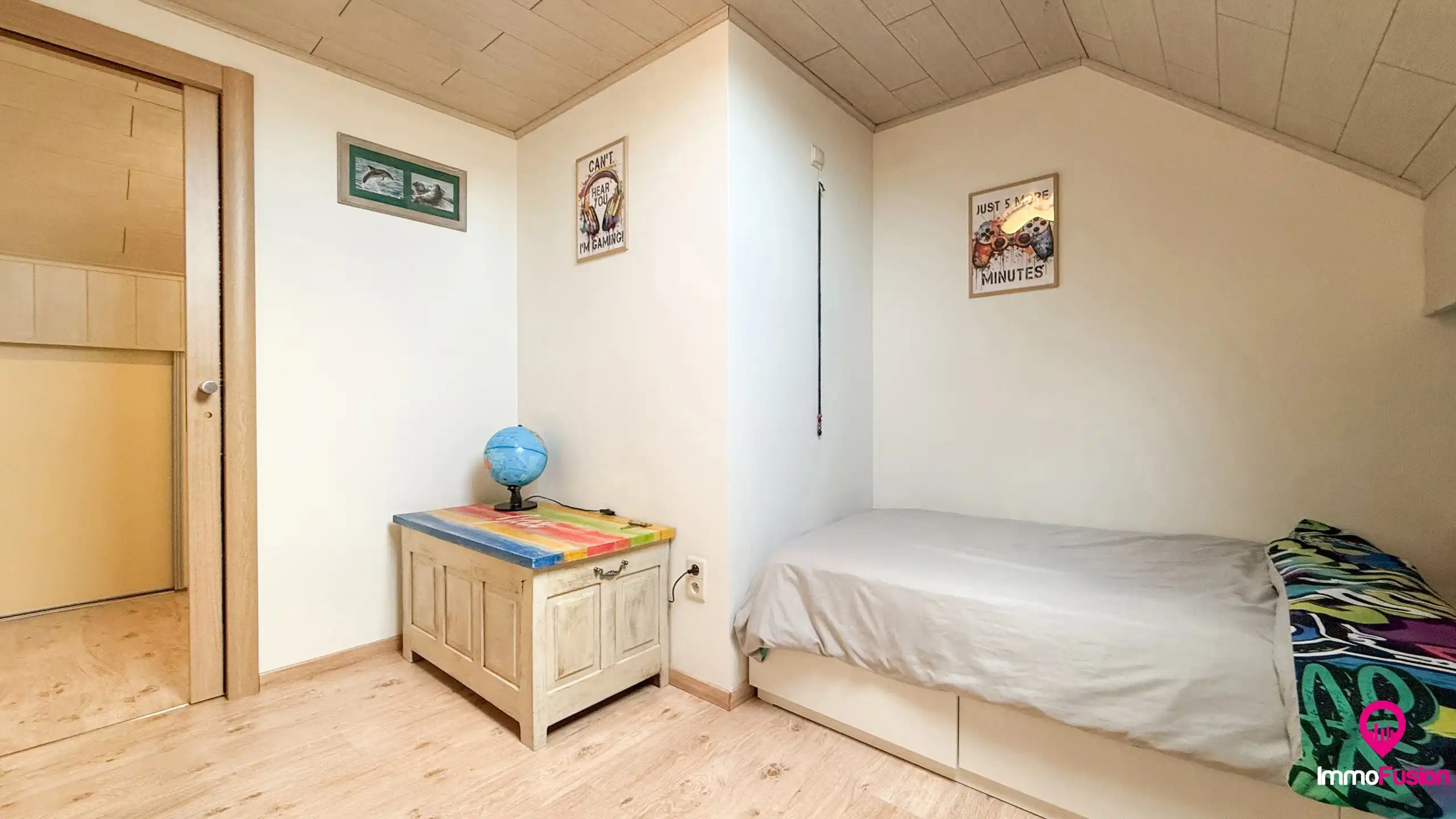 Charmante woning met 5 slaapkamers op een ruim perceel! foto 40