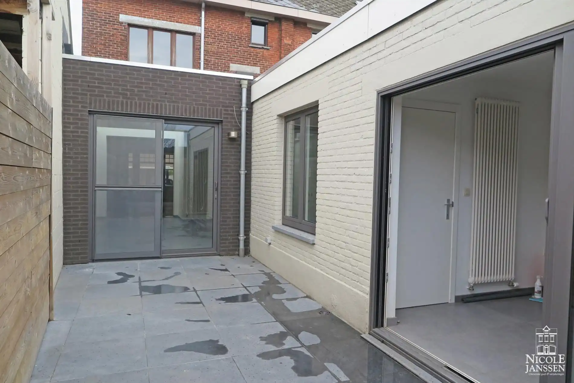 Ruime stadswoning foto 12