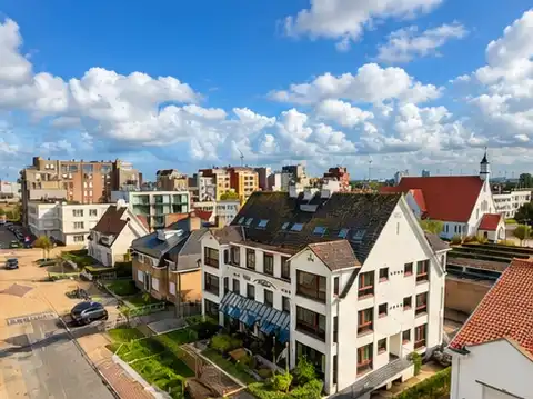 Dakappartement met twee ruime terrassen op slechts 50 meter van zee foto 11
