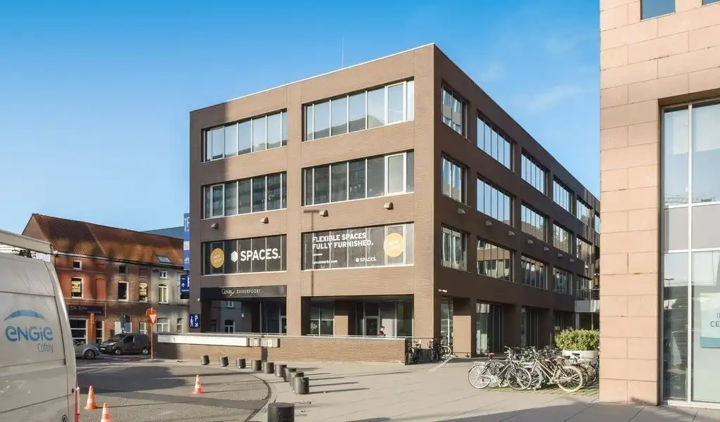 Hippe full-service kantoren in Spaces Gent Zuiderpoort foto {{pictureIndex}}