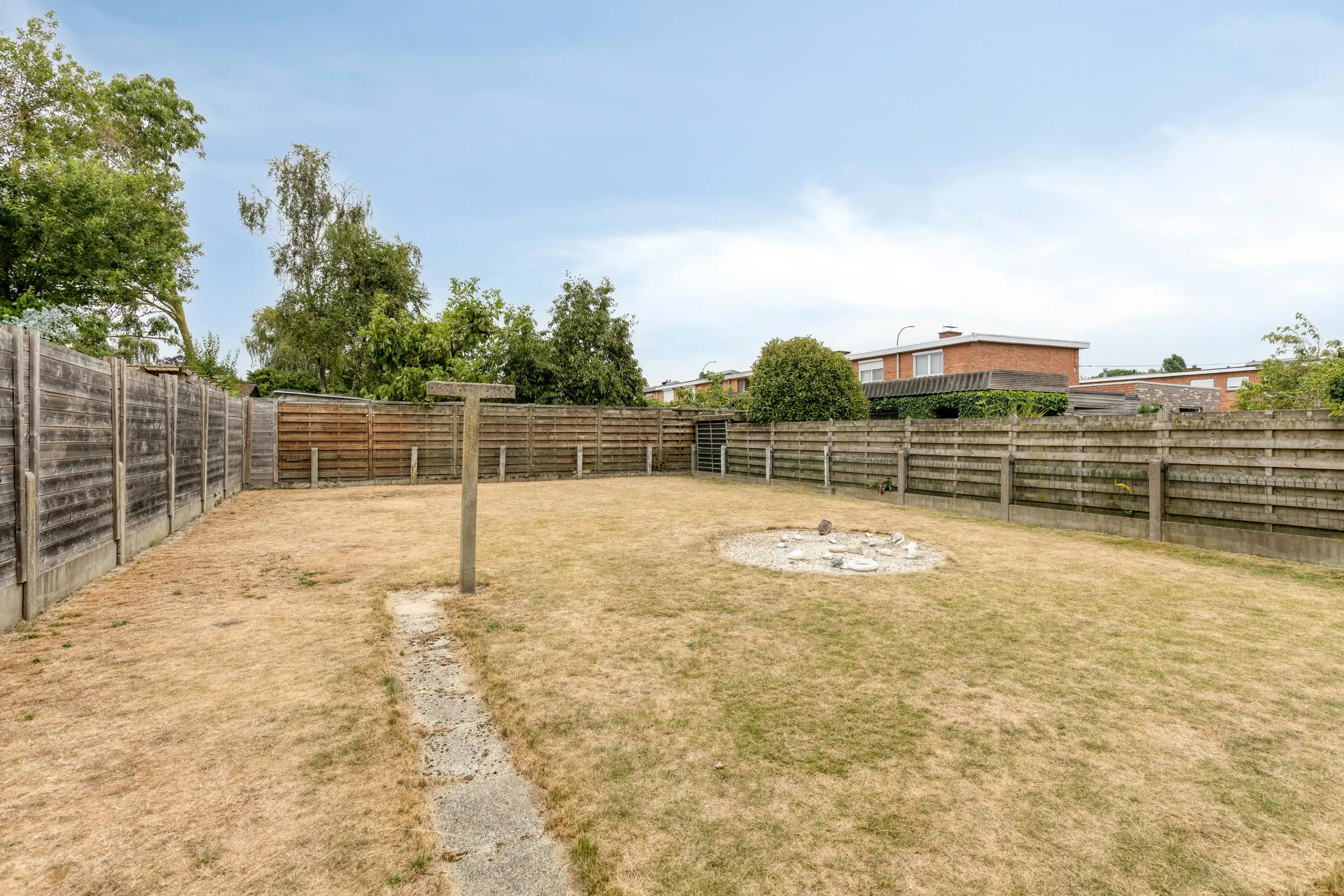 Ruime gezinswoning met zonnige tuin te koop in Roeselare foto 18