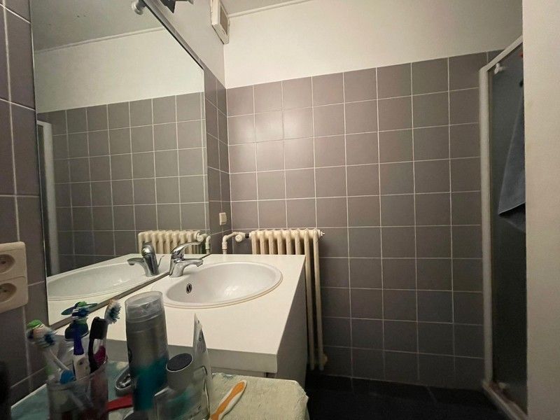 Ruim appartement met grote raampartijen in centrum Brugge! foto 5