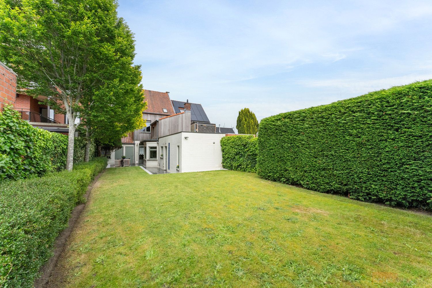 Roeselare : Stadswoning met garage, tuin en terras foto 17