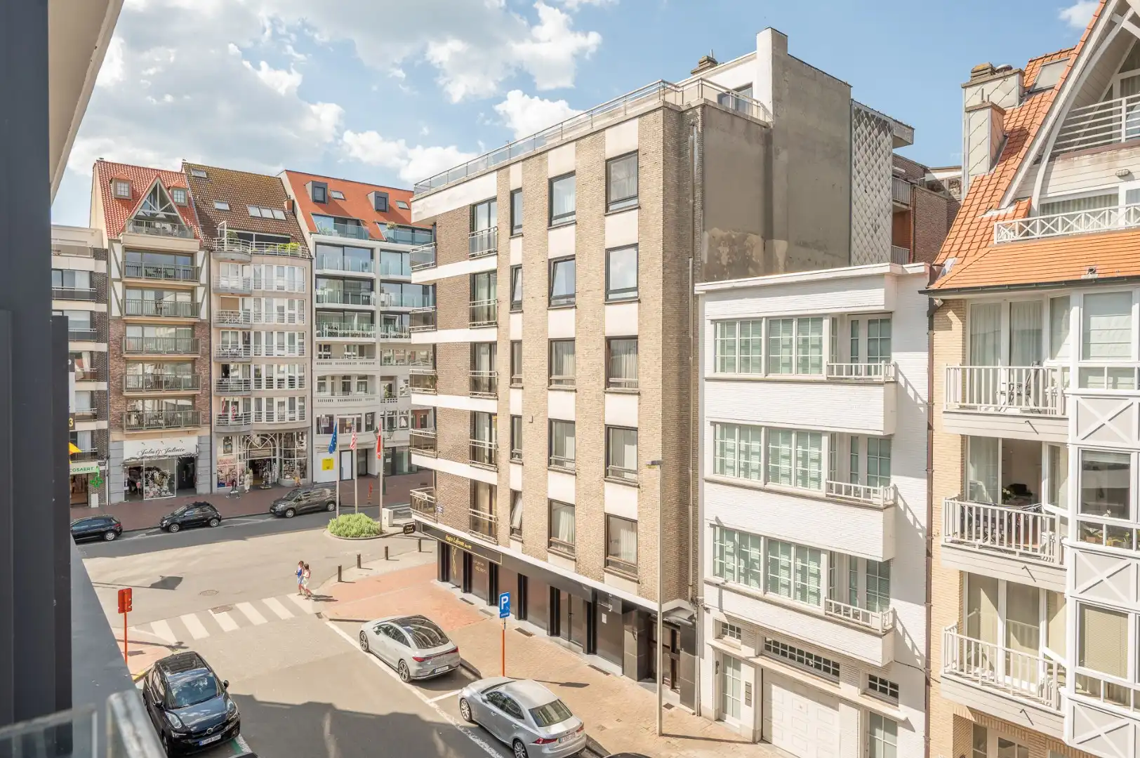 Uitzonderlijk ruime triplex met 4 slaapkamers gelegen in het centrum van Knokke. foto 11