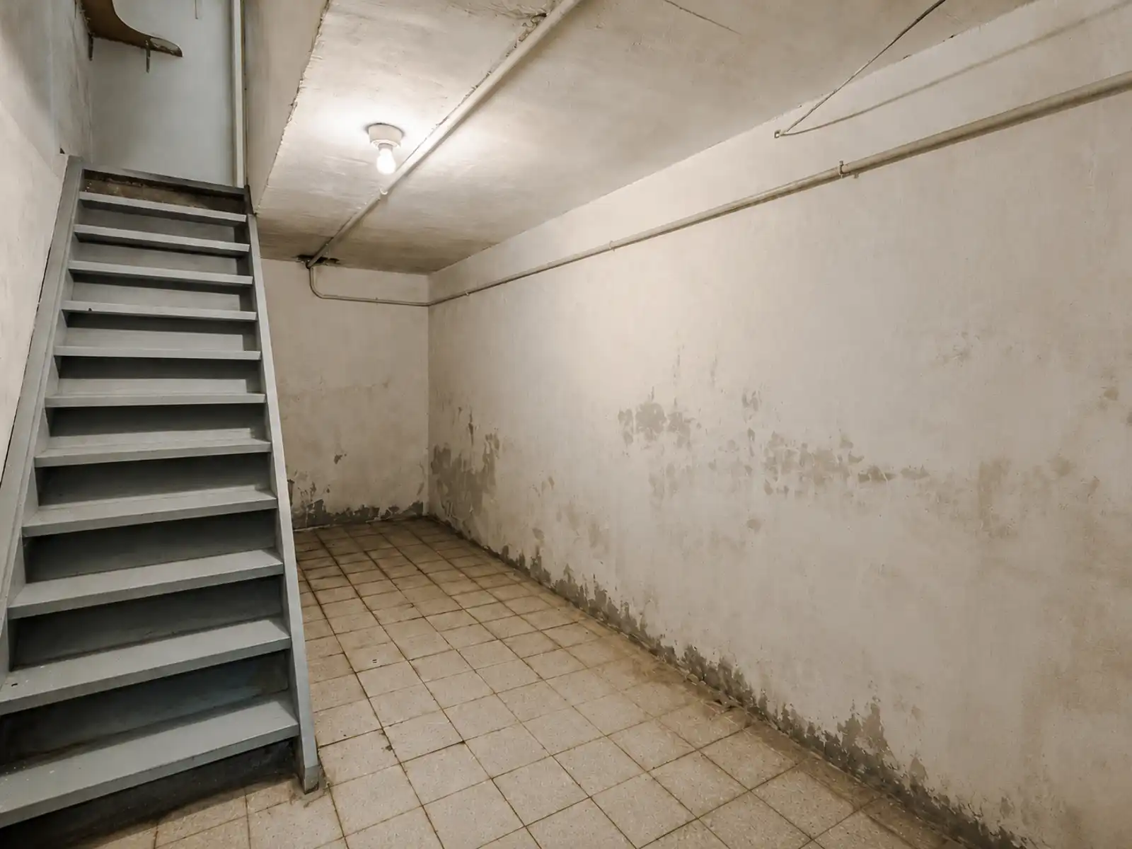 Karaktervolle te renoveren halfopen bebouwing op toplocatie foto 14