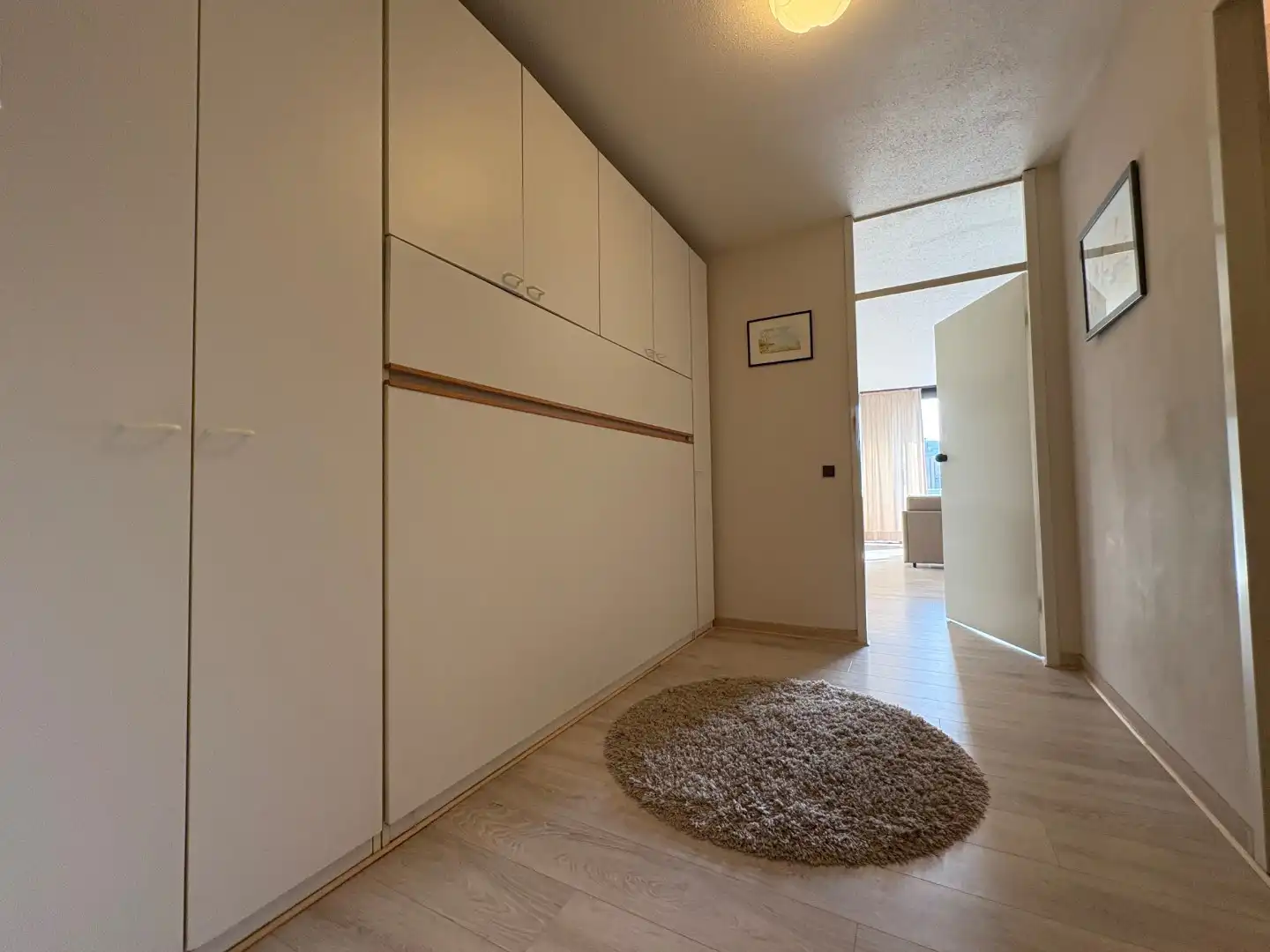 Ruime studio met afzonderlijke slaaphoek en zeezicht - garage mogelijk  foto 8
