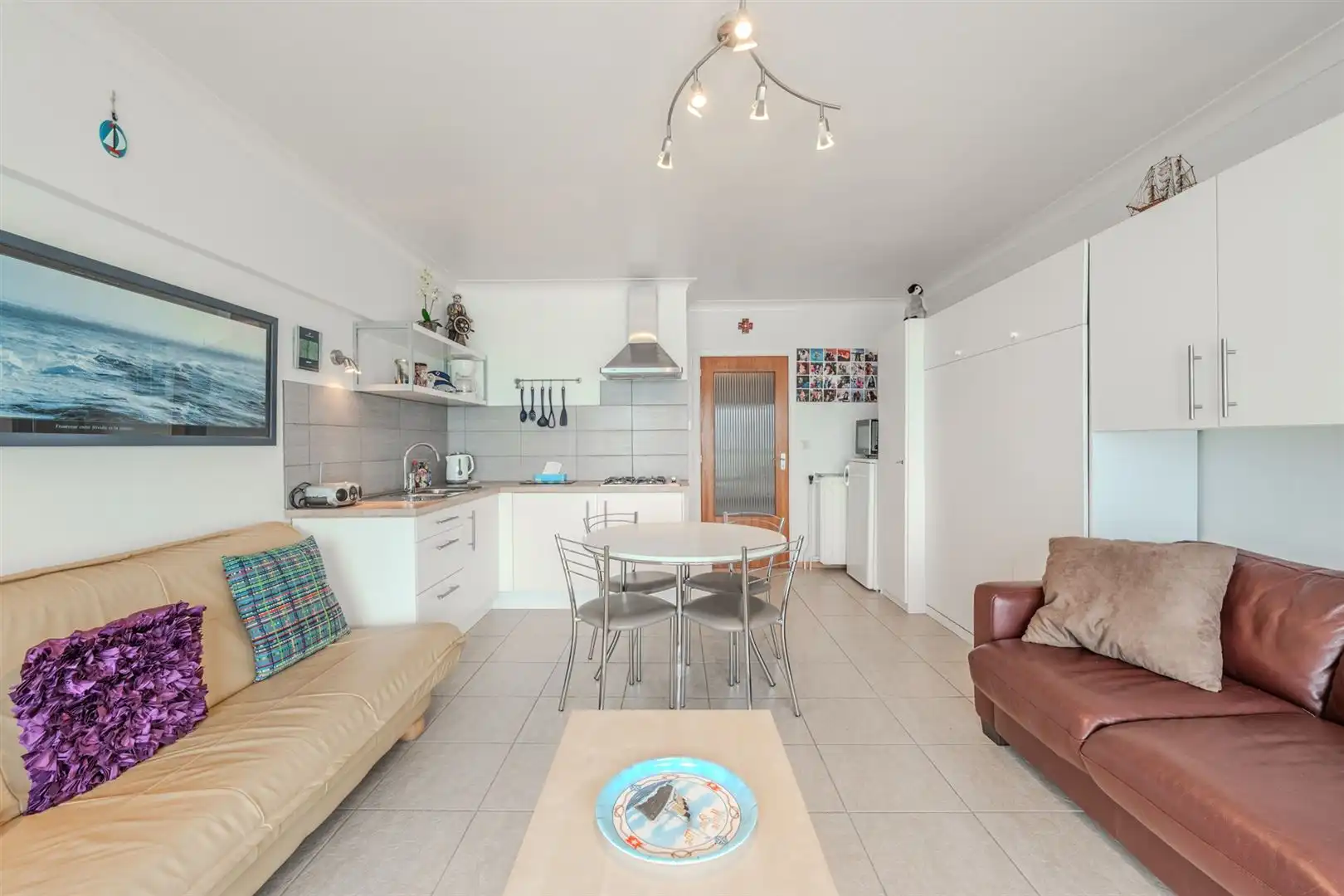 Studio met slaaphoek en frontaal zeezicht foto 6