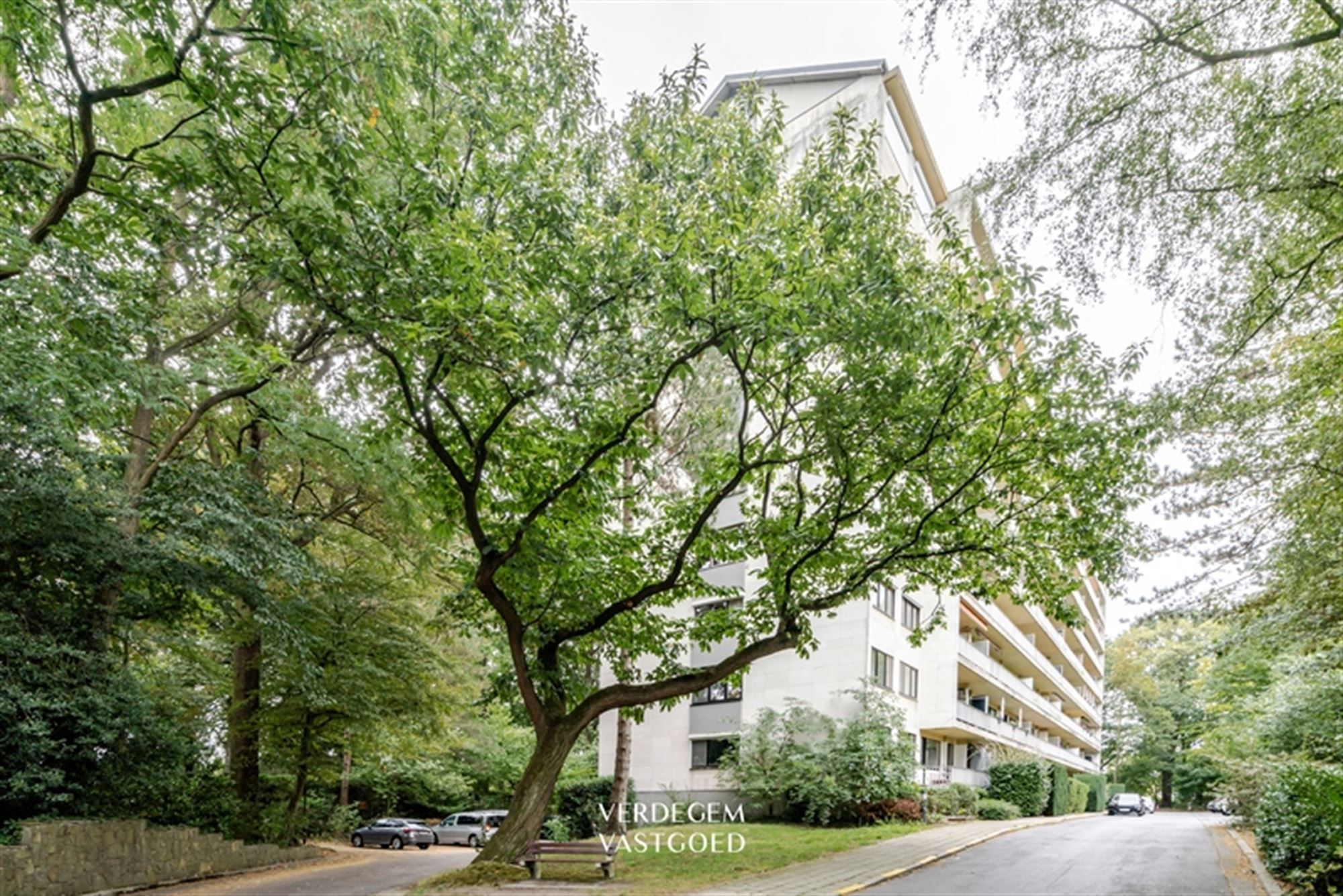 Mooi gerenoveerd en instapklaar appartement: een oase in het groen foto 17