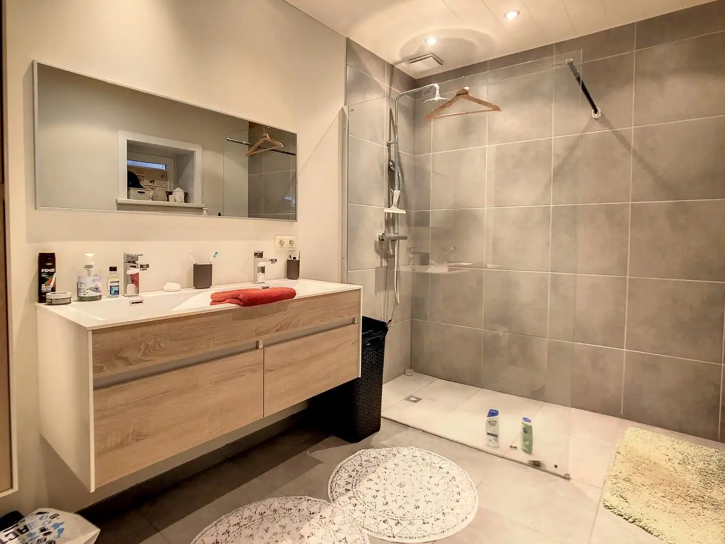 Volledig gerenoveerde woning nabij het centrum van Kortemark foto 4