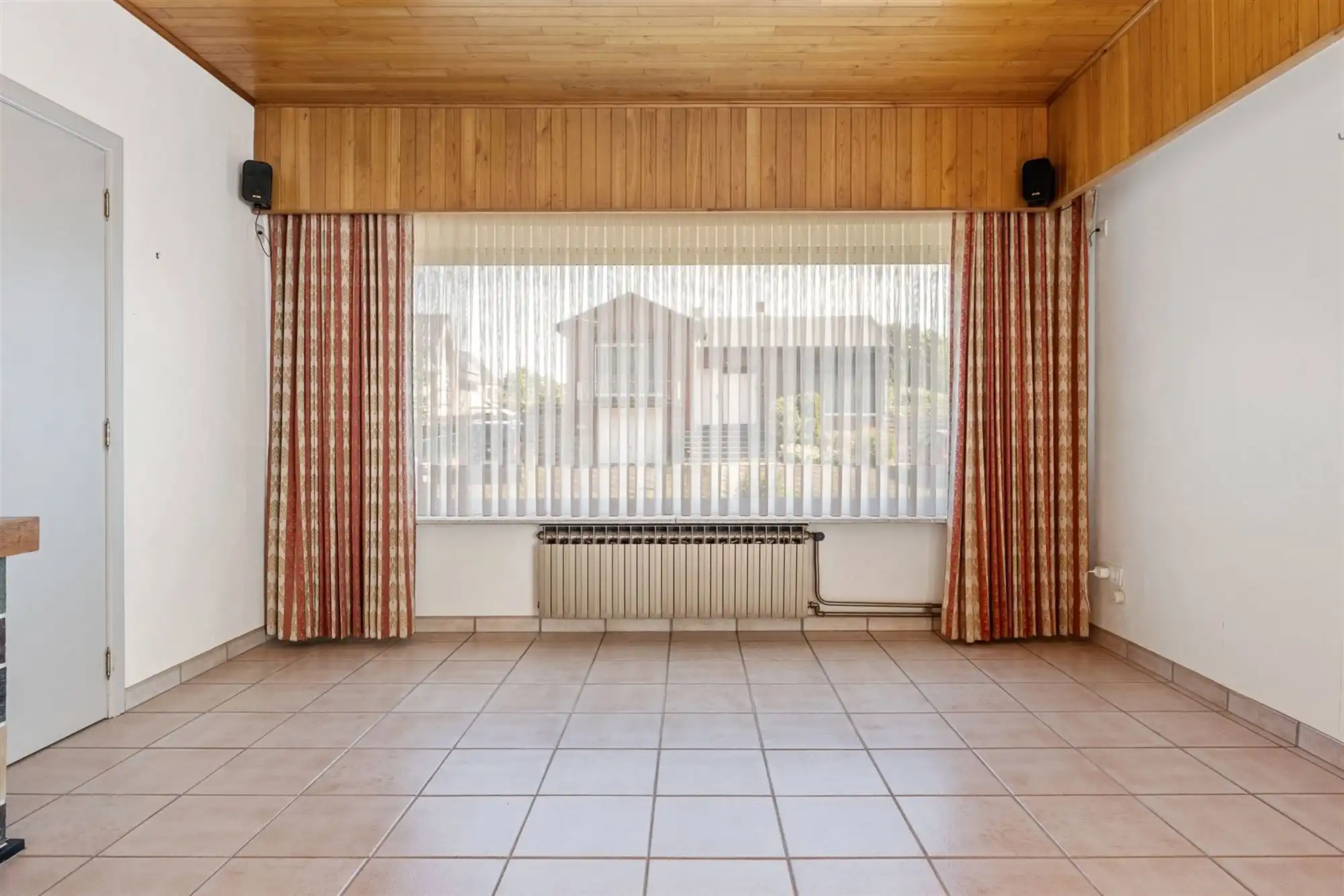 GOED ONDERHOUDEN GELIJKVLOERSE WONING MET 3 SLAAPKAMERS RUSTIG GELEGEN TE STAL foto 12