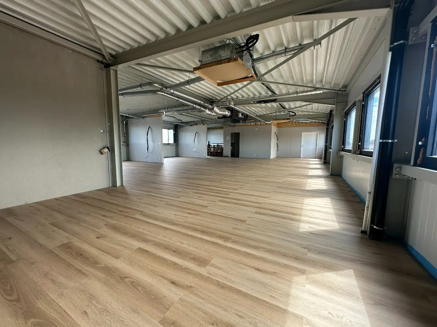 Prachtige kantoorruimte, 275 m², met private parking, gunstig gelegen te Torhout. foto 11