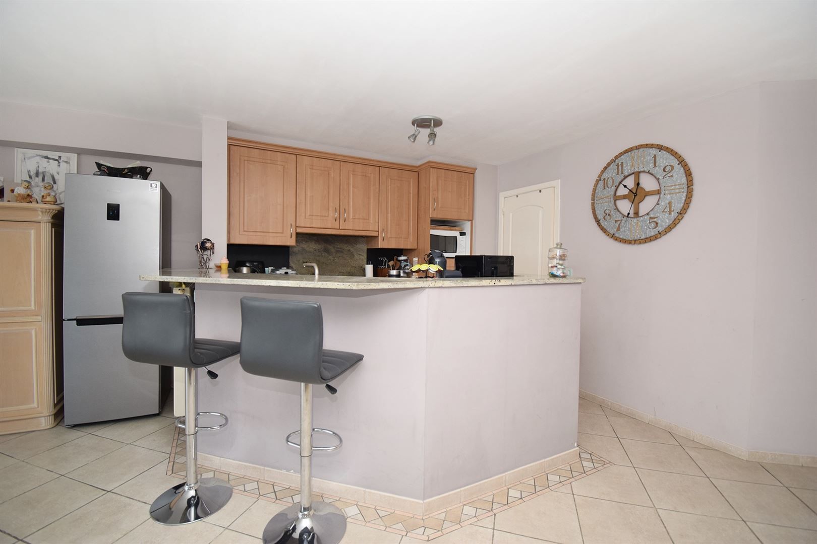 Ruim appartement met 2 slpks op centrale ligging! foto 8
