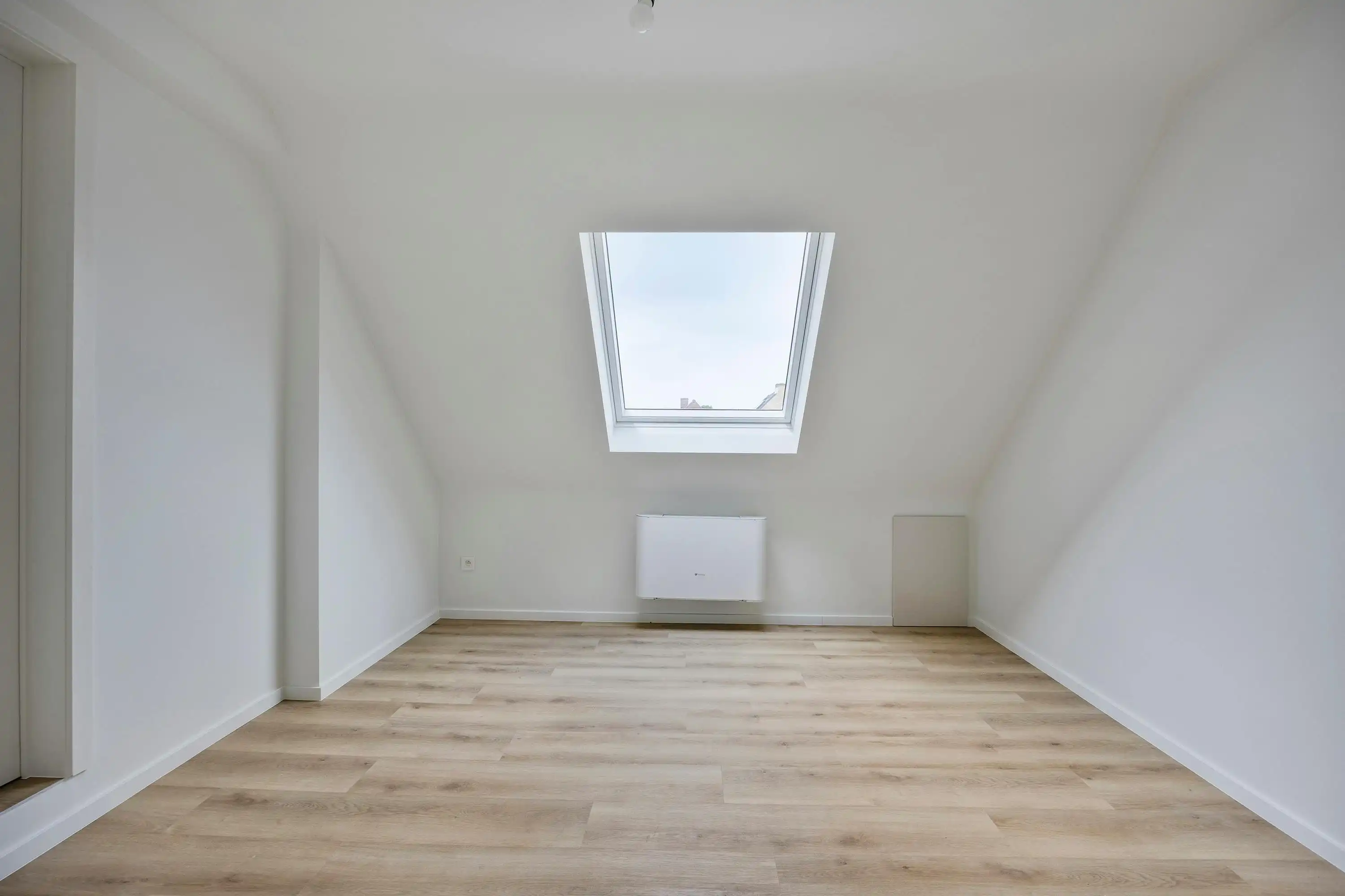 Recent gerenoveerd huis met 3 kamers te koop in Deerlijk foto 22