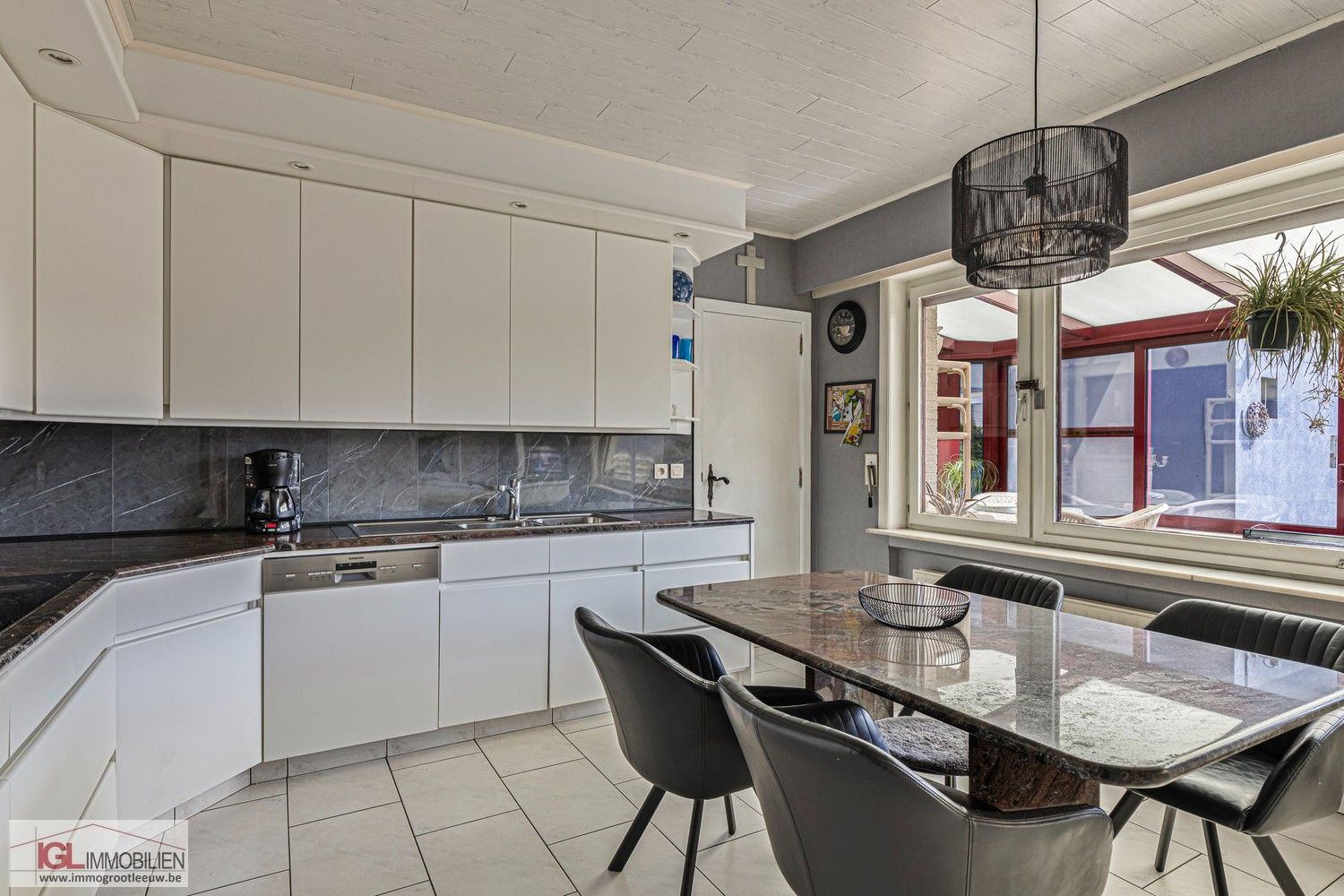 Uitzonderlijke woning met 4 slaapkamers en zwembad foto 8