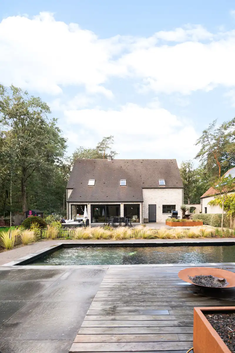Royale villa met zwemvijver en polyvalent bijgebouw foto 23