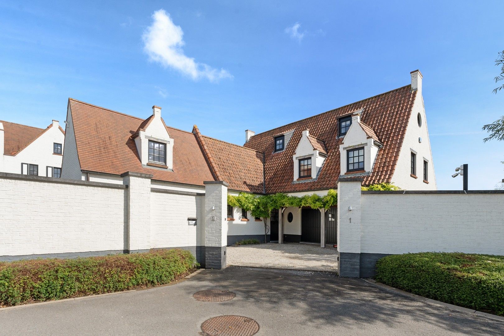 Hedendaagse villa gelegen op een terrein van 2.648m² genietend van open zicht over de Polders. foto 32