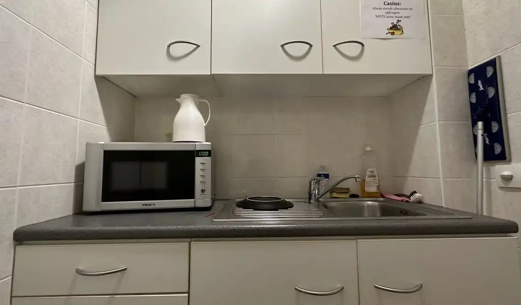 Instapklaar kantoor te huur in Brandstraat in Lokeren foto 12