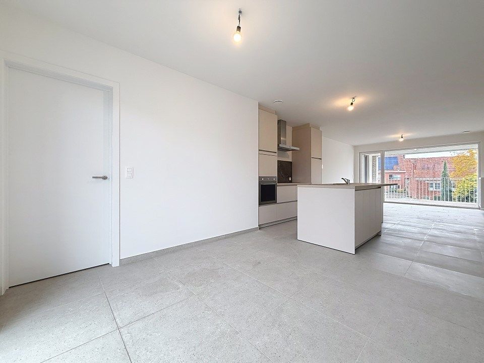 Nieuwbouwappartement met 2 slaapkamers, terras en garage foto 2