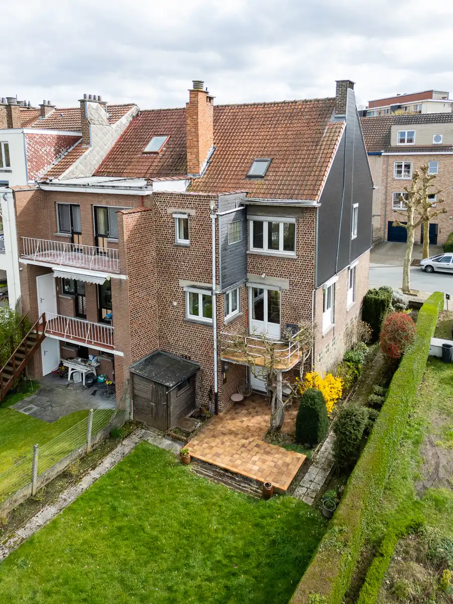 Eengezinswoning met tuin, garage en autostaanplaats foto 6