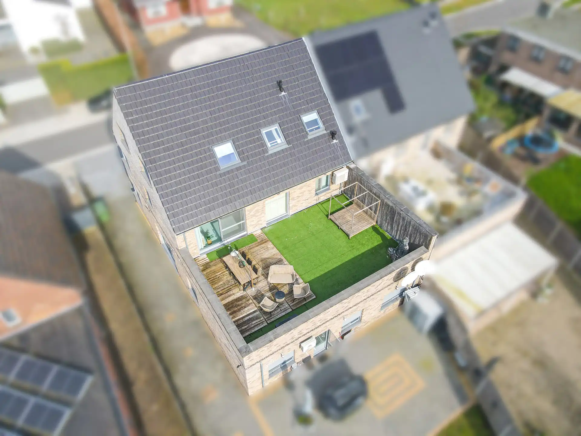 Ruim duplex app met 5 slpks, met prachtig terras en tuin! foto 47
