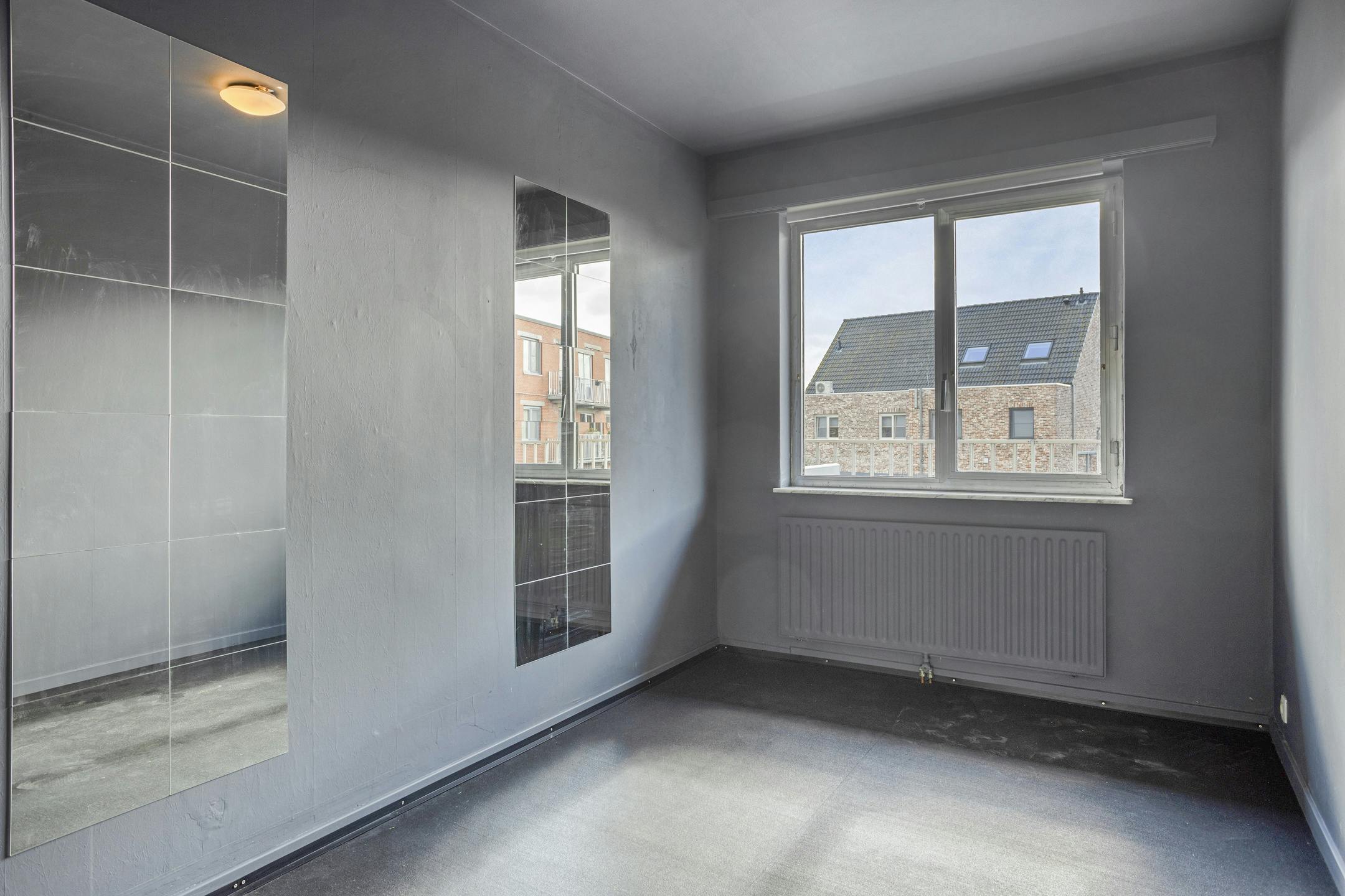  Appartement met 2 slaapkamers en garage te koop in Kapellen! foto 7