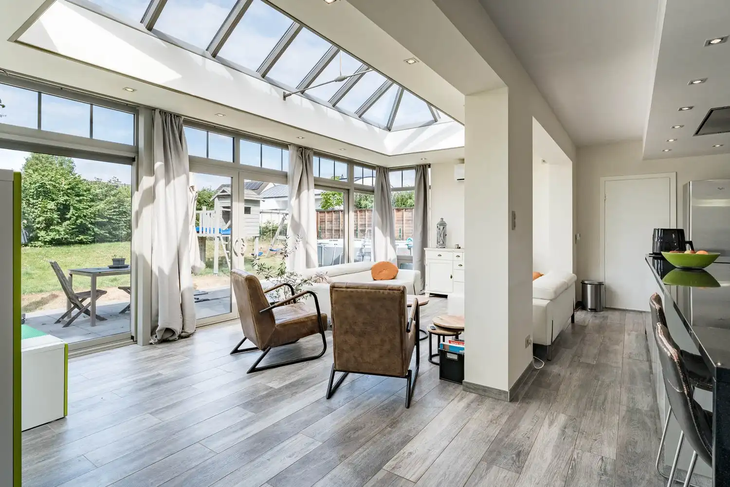Gerenoveerde woning met 3 slaapkamers, een garage en een west georiënteerde tuin in een autoluwe woonwijk te Bierbeek! foto 5