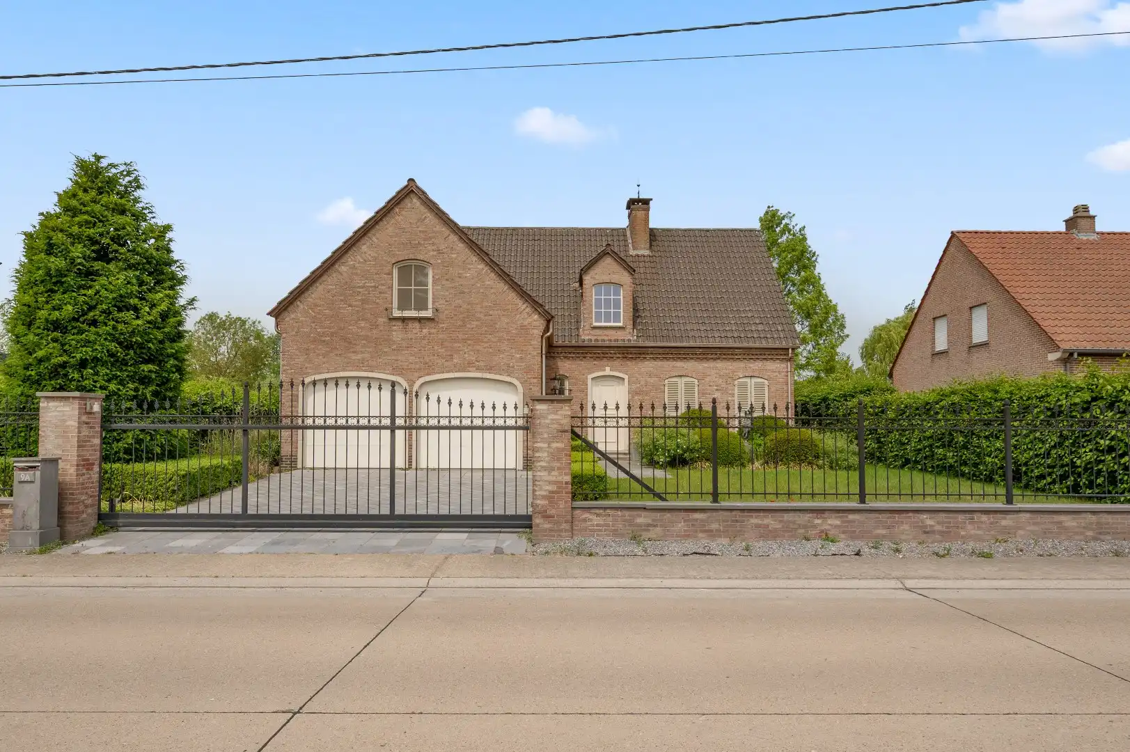 Exclusieve stijlvolle villa met prachtige tuin in rustige omgeving foto {{pictureIndex}}