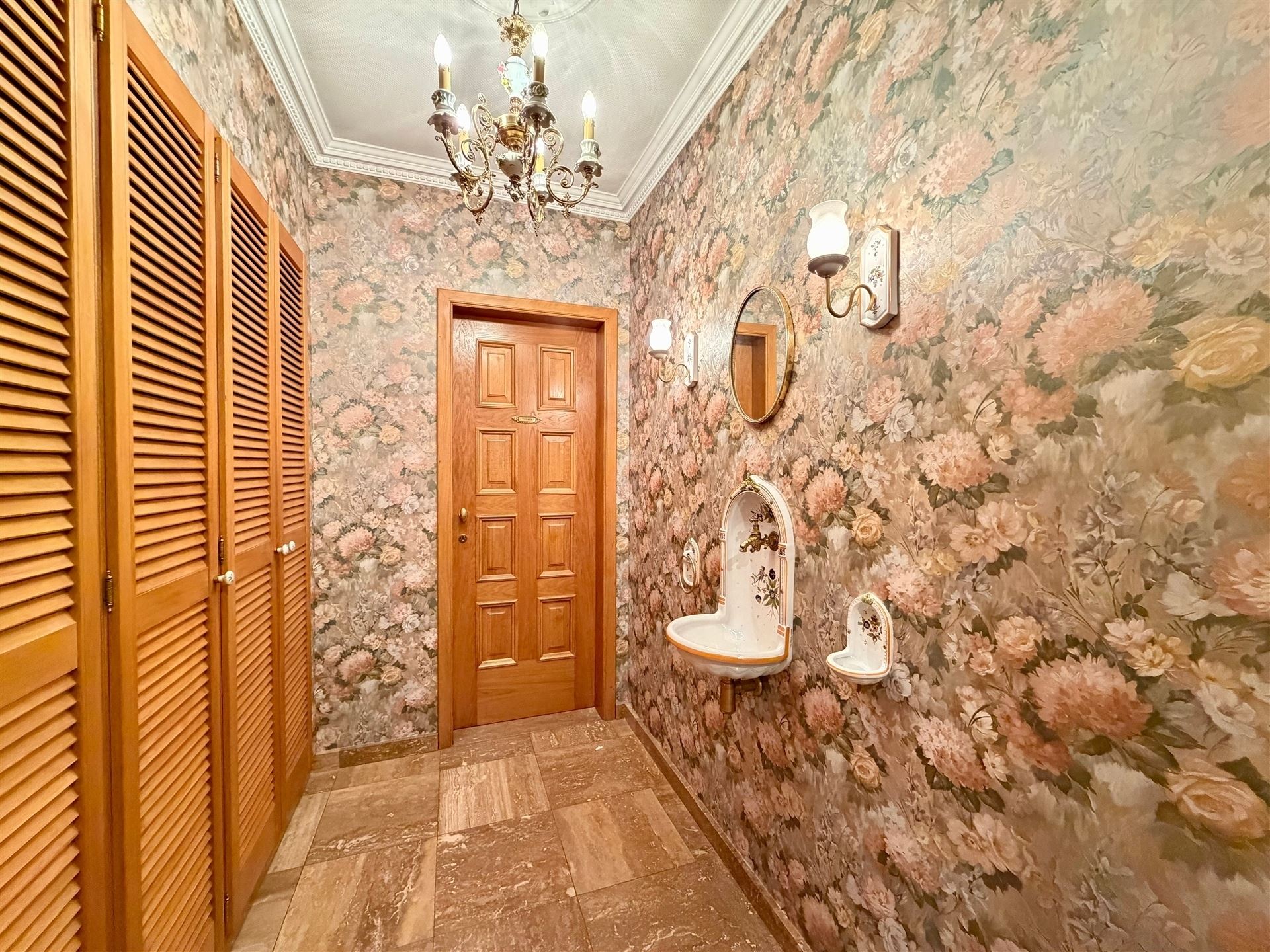 Zeer ruime villa (483 m²) op 16a48ca in Dilsen-Stokkem, goed onderhouden en vol potentieel om te transformeren tot uw hedendaagse droomwoning. foto 23