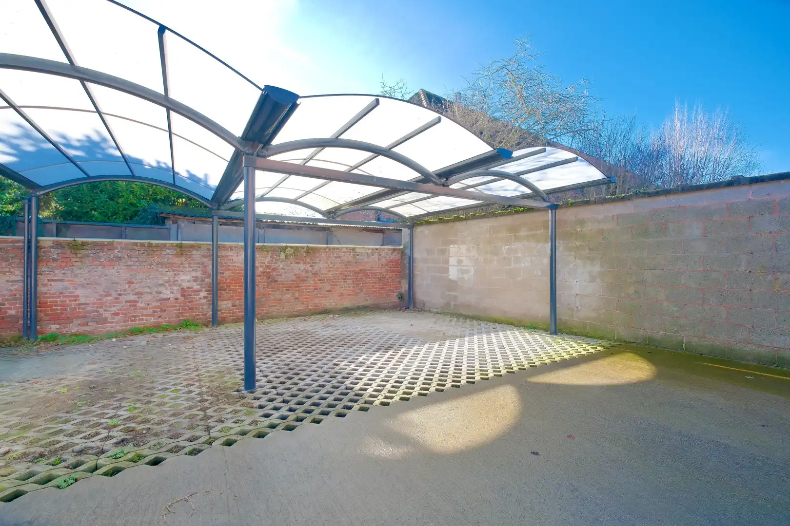 Recent app. met 2 slpks, prachtig terras en staanplaats! foto 17