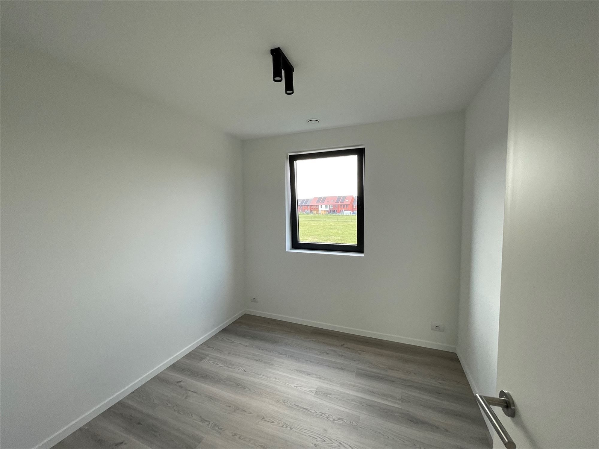 Nieuwbouwwoning te huur Zwevegem foto 5