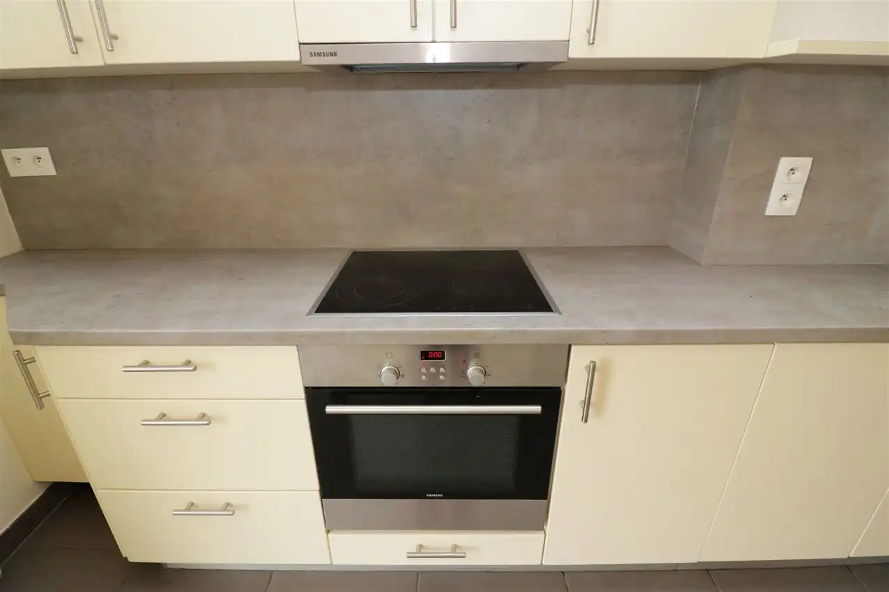 Opbrengsteigendom (handel & 4 app) op toplocatie foto 42