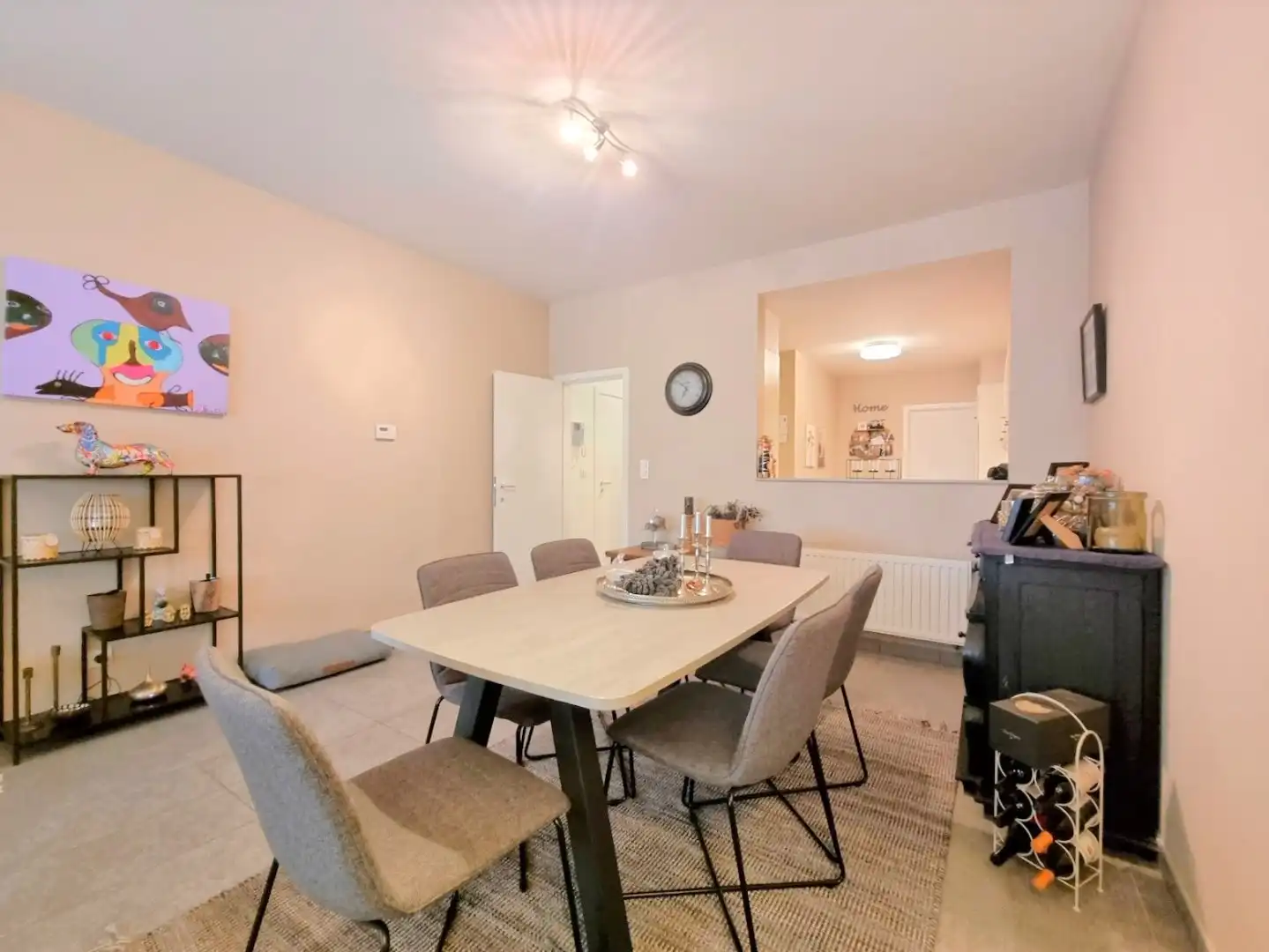 Centraal gelegen gelijkvloers appartement met twee slaapkamers en stadskoer foto 4