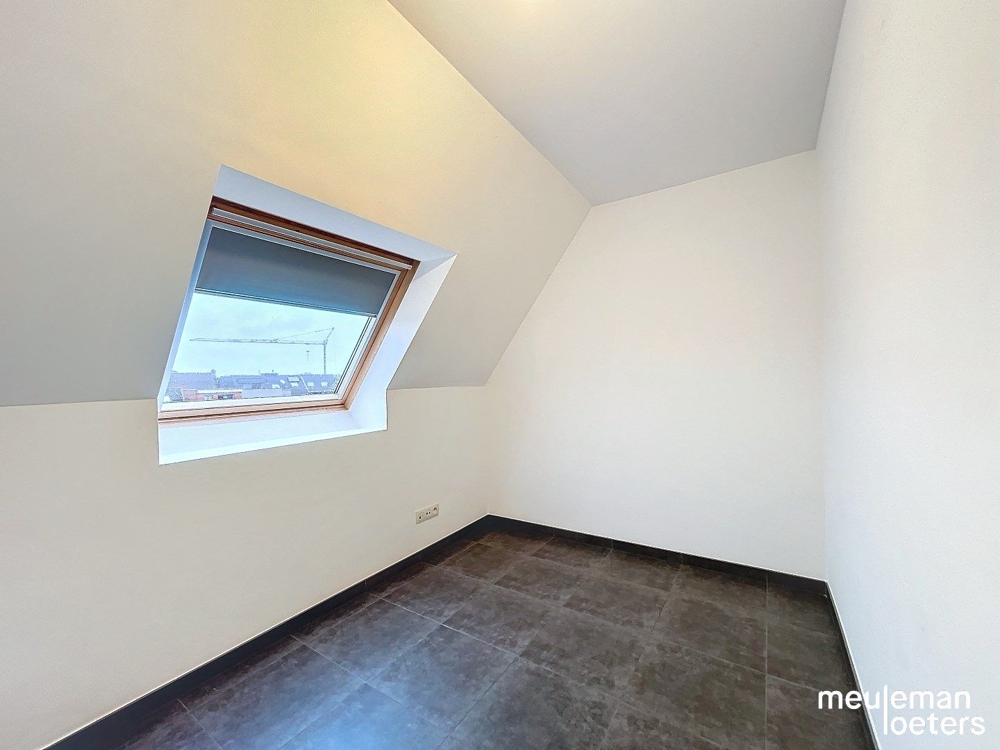 Instapklaar lichtrijk appartement met garage foto 8