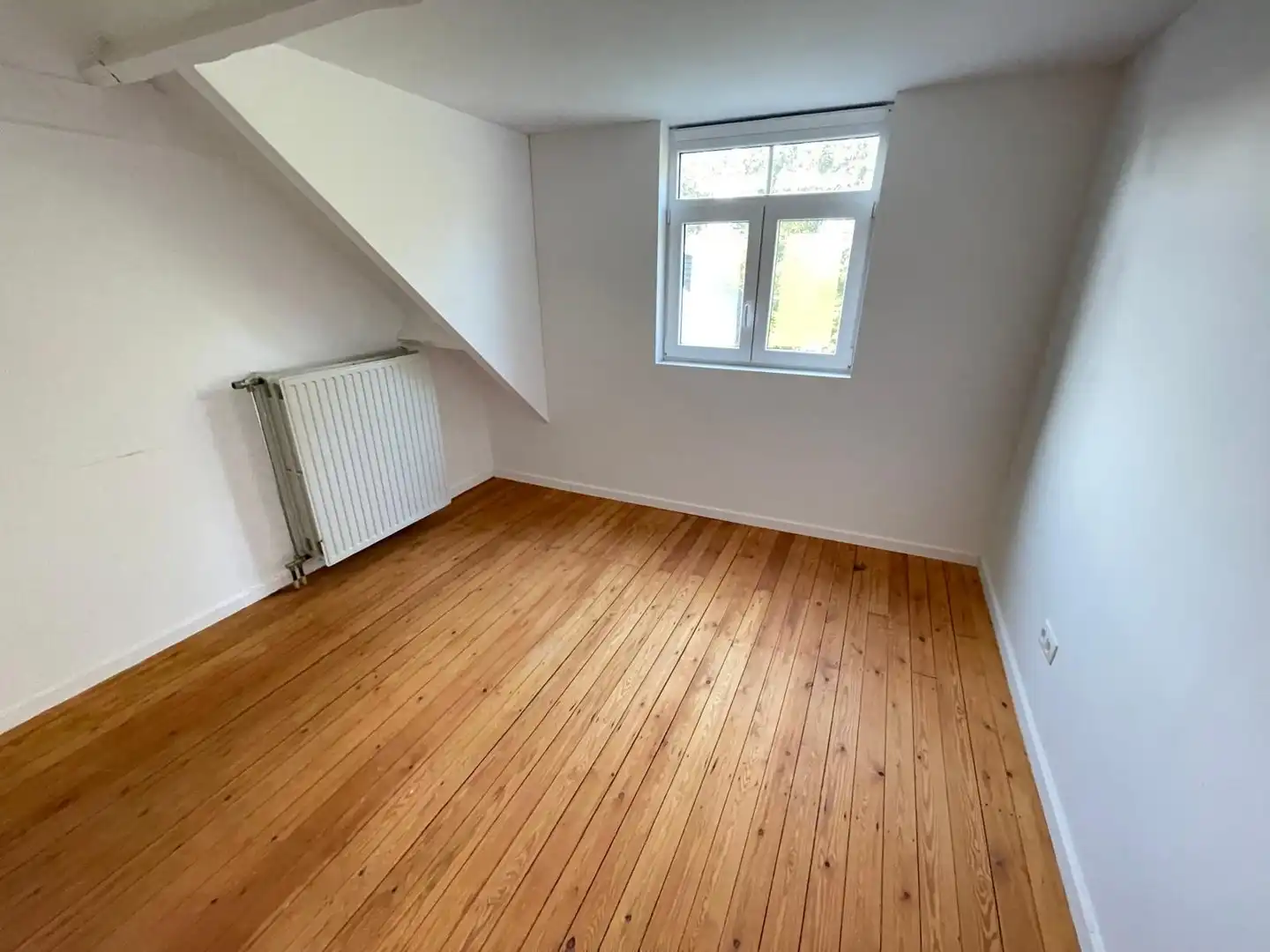 HUIS MET TUIN foto 9