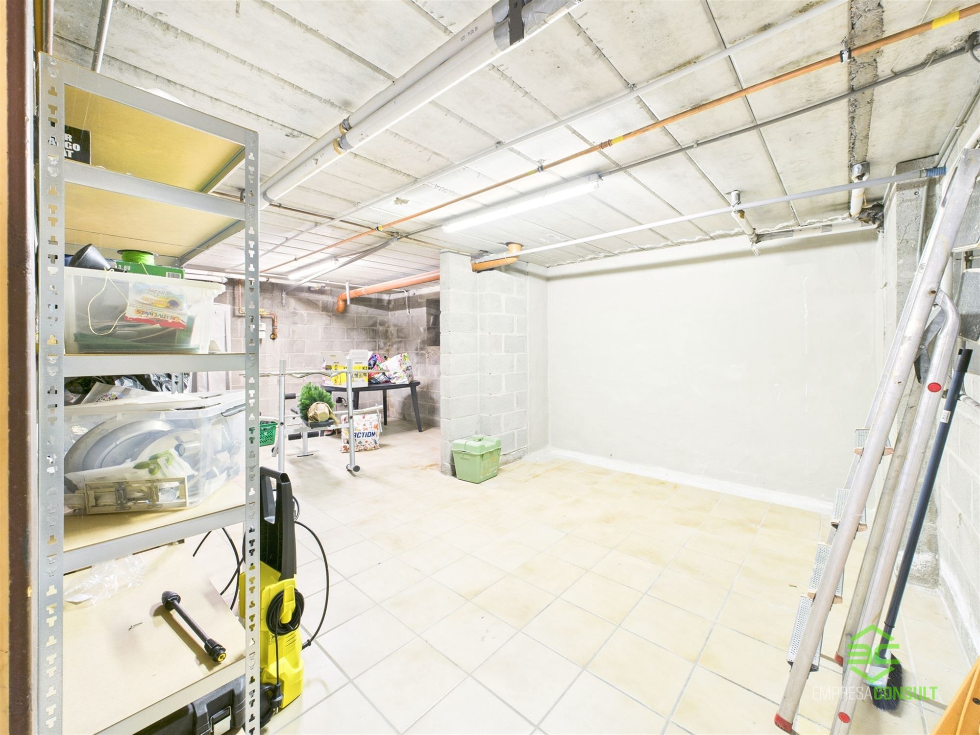 Instapklare gelijkvloerse woning met 3 slpk op 10a 21ca! foto 23
