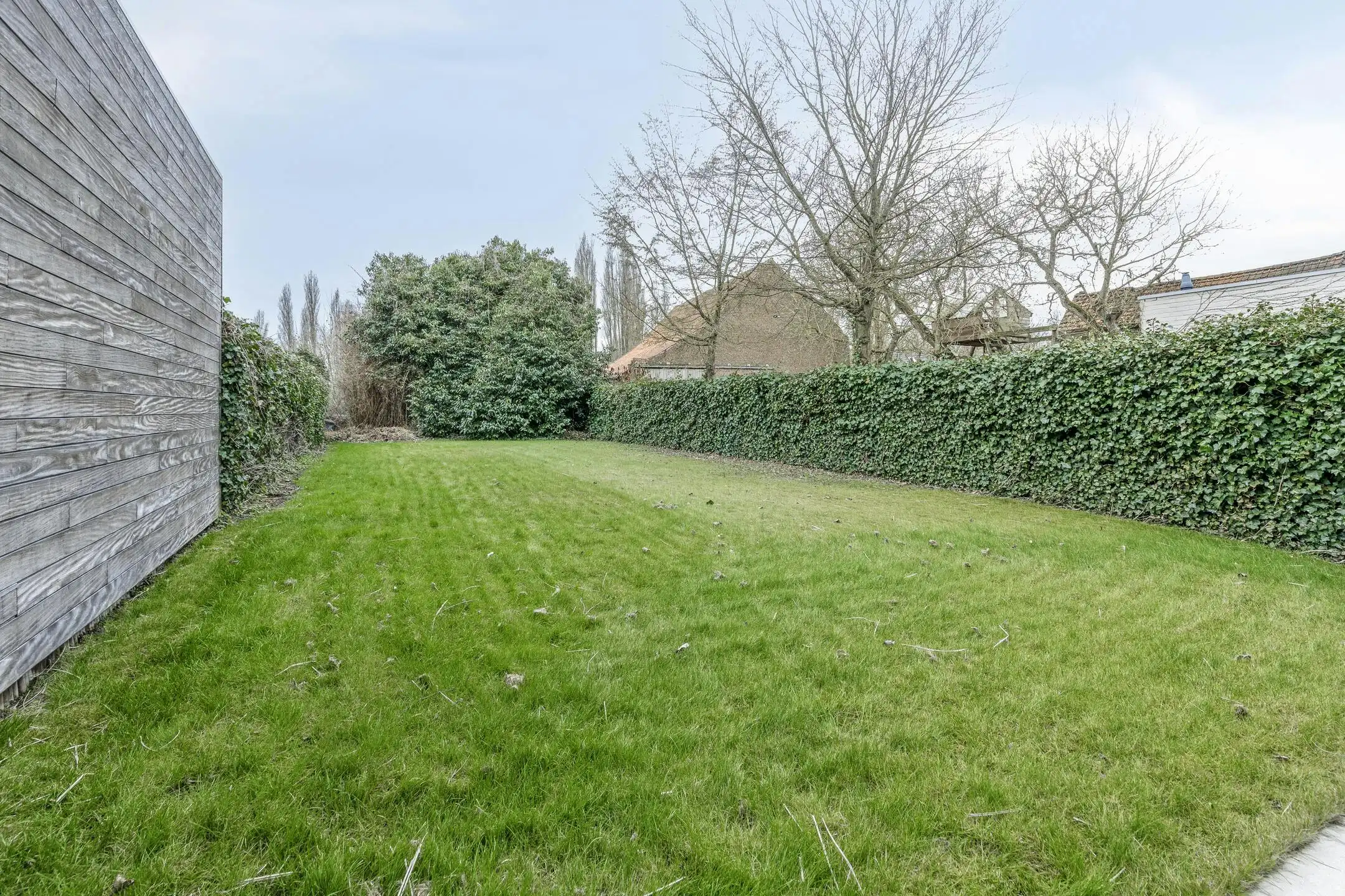 Half open woning / praktijk met leuke tuin te Bissegem foto 14