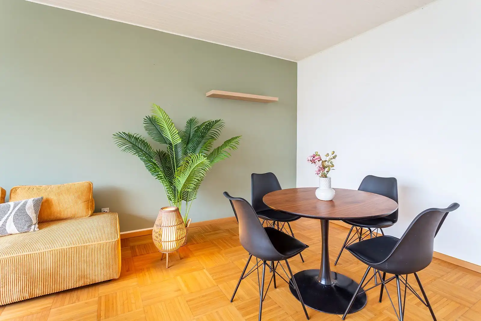 Ruim appartement met 3 slaapkamers en 2 terrassen foto 3