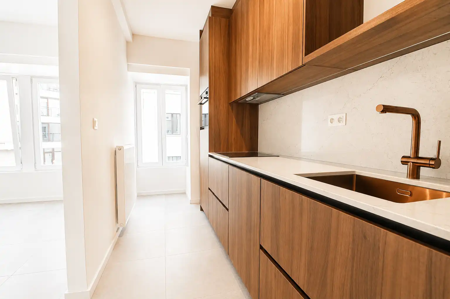 Instapklaar appartement met 2 slaapkamers met terras. foto 4