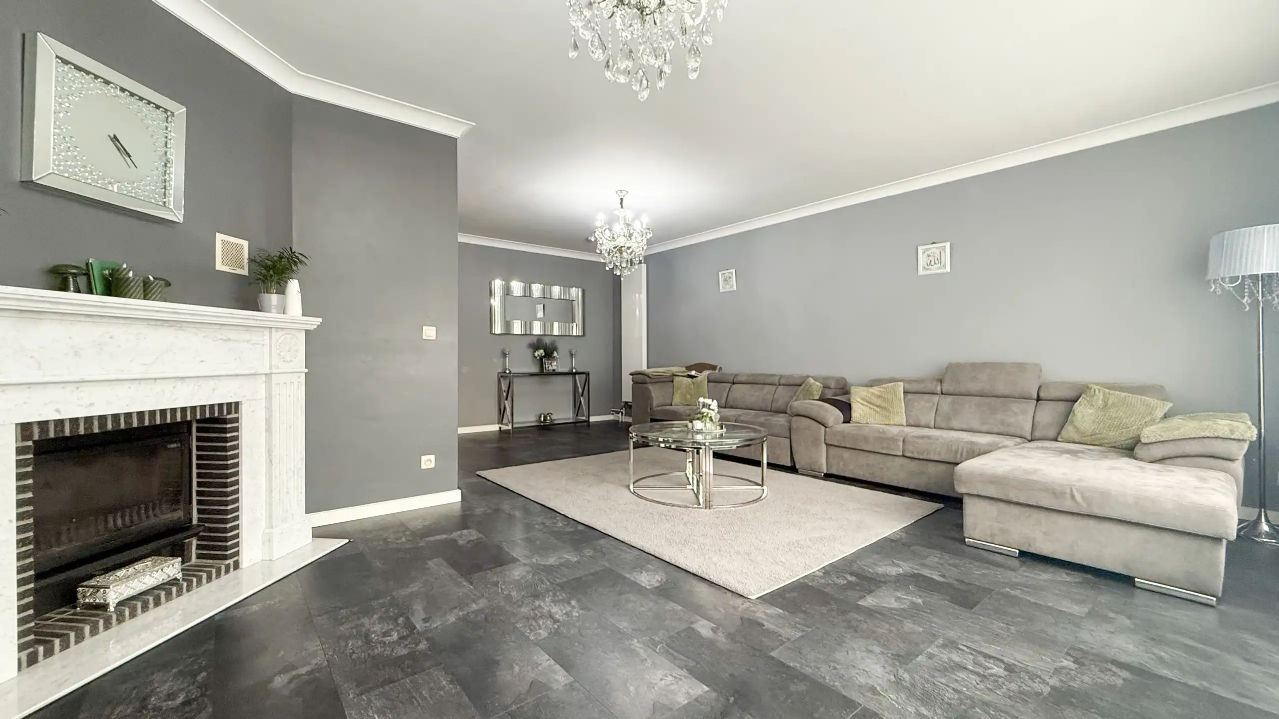 Volledig gerenoveerde woning met 3 slpks + garage en tuin! foto 3