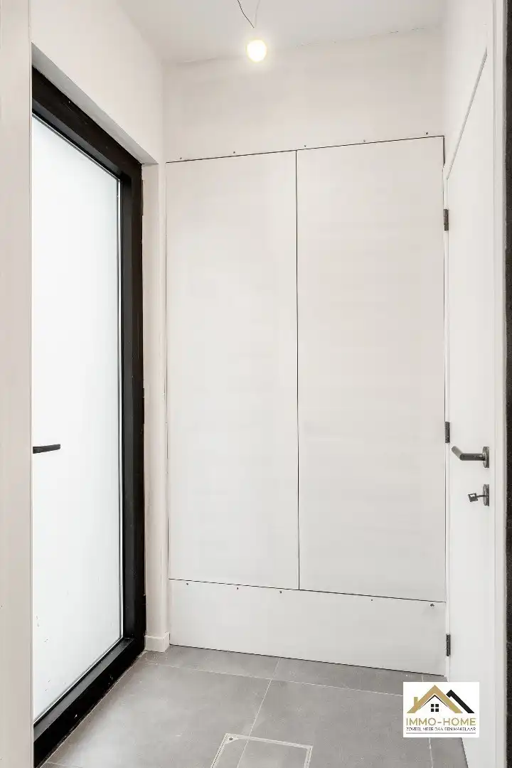 Gerenoveerde woning op topligging foto 22