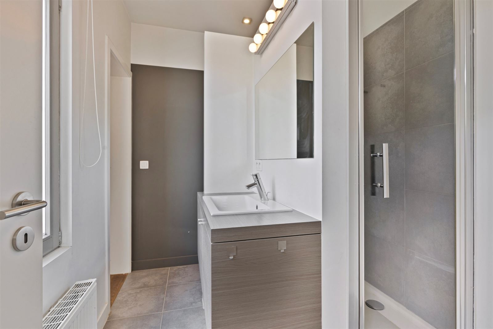 MORTSEL Instapklare studio op topligging met alle comfort foto 9