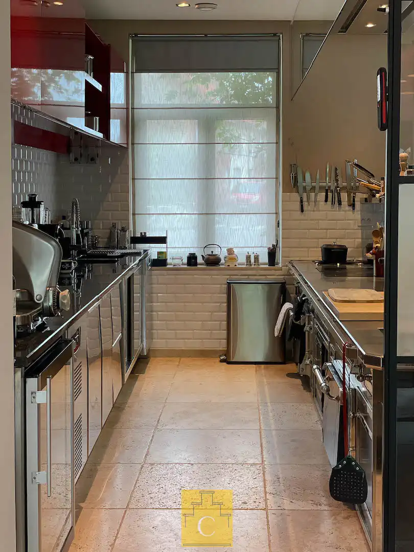Een woning waar karakter en hedendaagse architectuur elkaar perfect aanvullen. foto 17