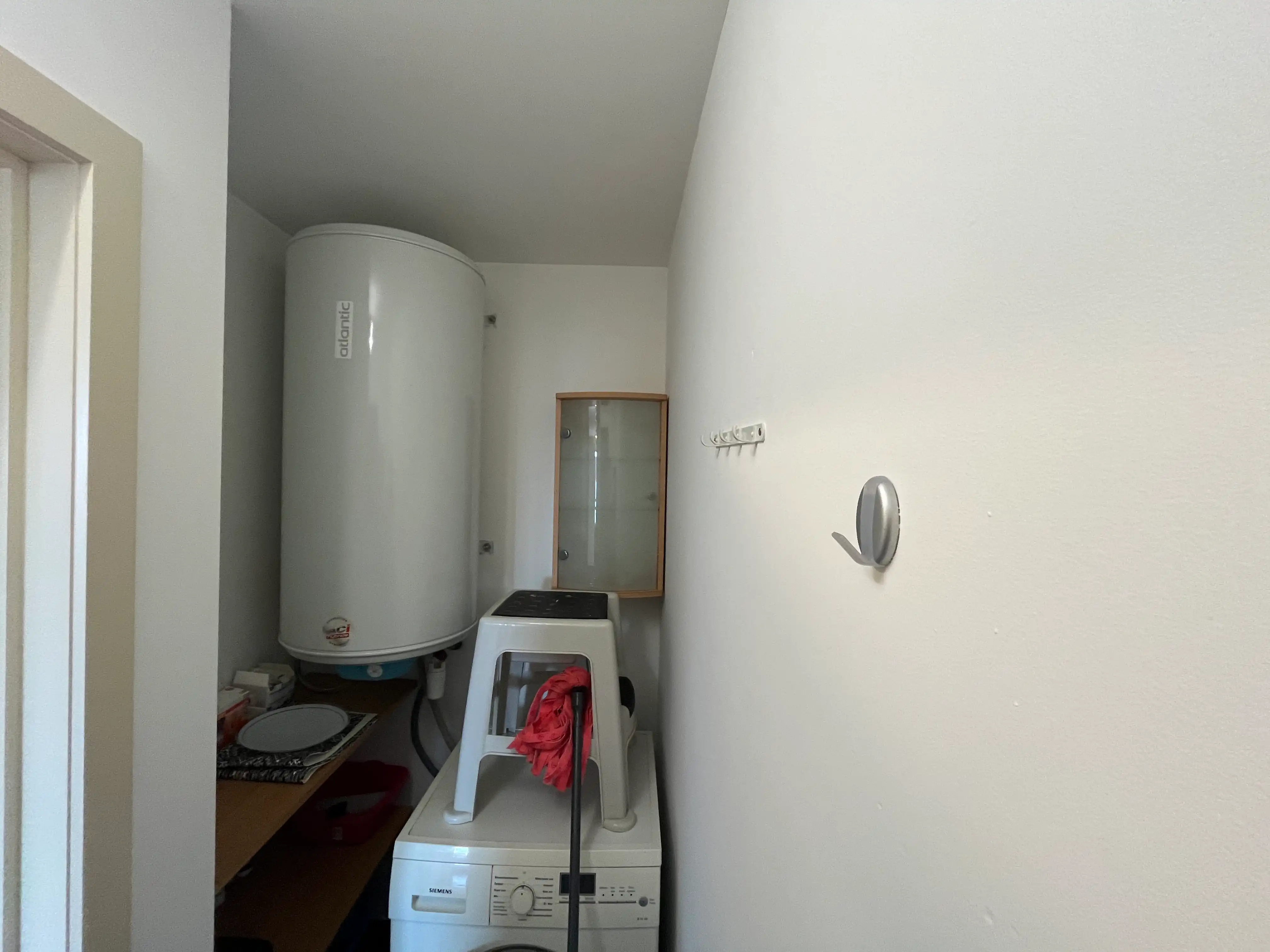 Gemeubeld appartement met terras en 1 slaapkamer in de Tijdokstraat foto 13