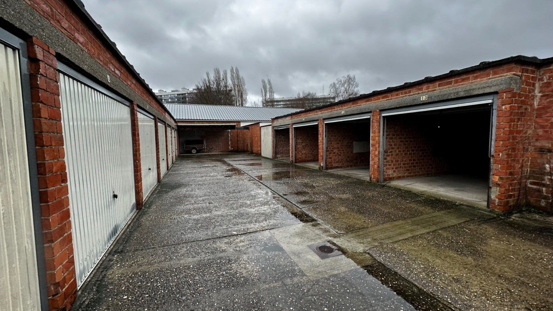 Te huur: Garagebox in het centrum van Lokeren foto {{pictureIndex}}
