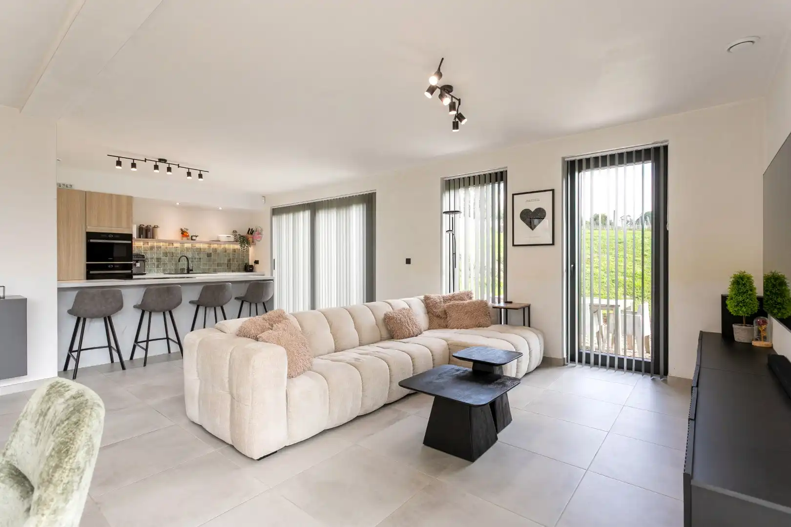 Recente woning (EPC A) met 3 slpks, garage en tuin op 7are foto 4