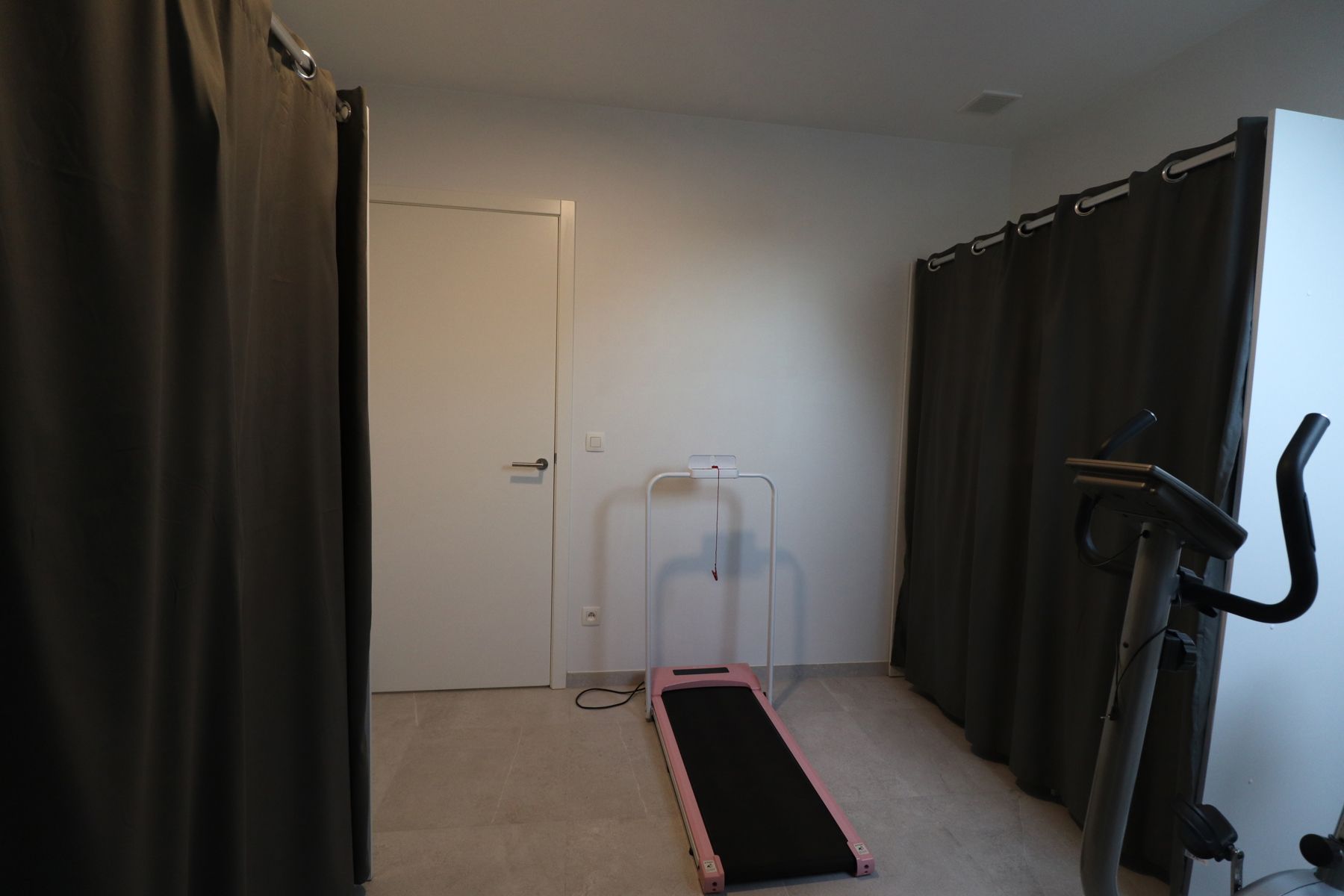 BEN-woning met 3 slaapkamers, terras met tuin, tuinberging en autostaanplaats. foto 11