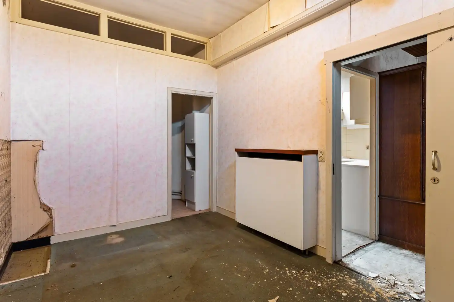 Handelsgelijkvloers met bovenliggend appartement in het centrum van Wommelgem! foto 8