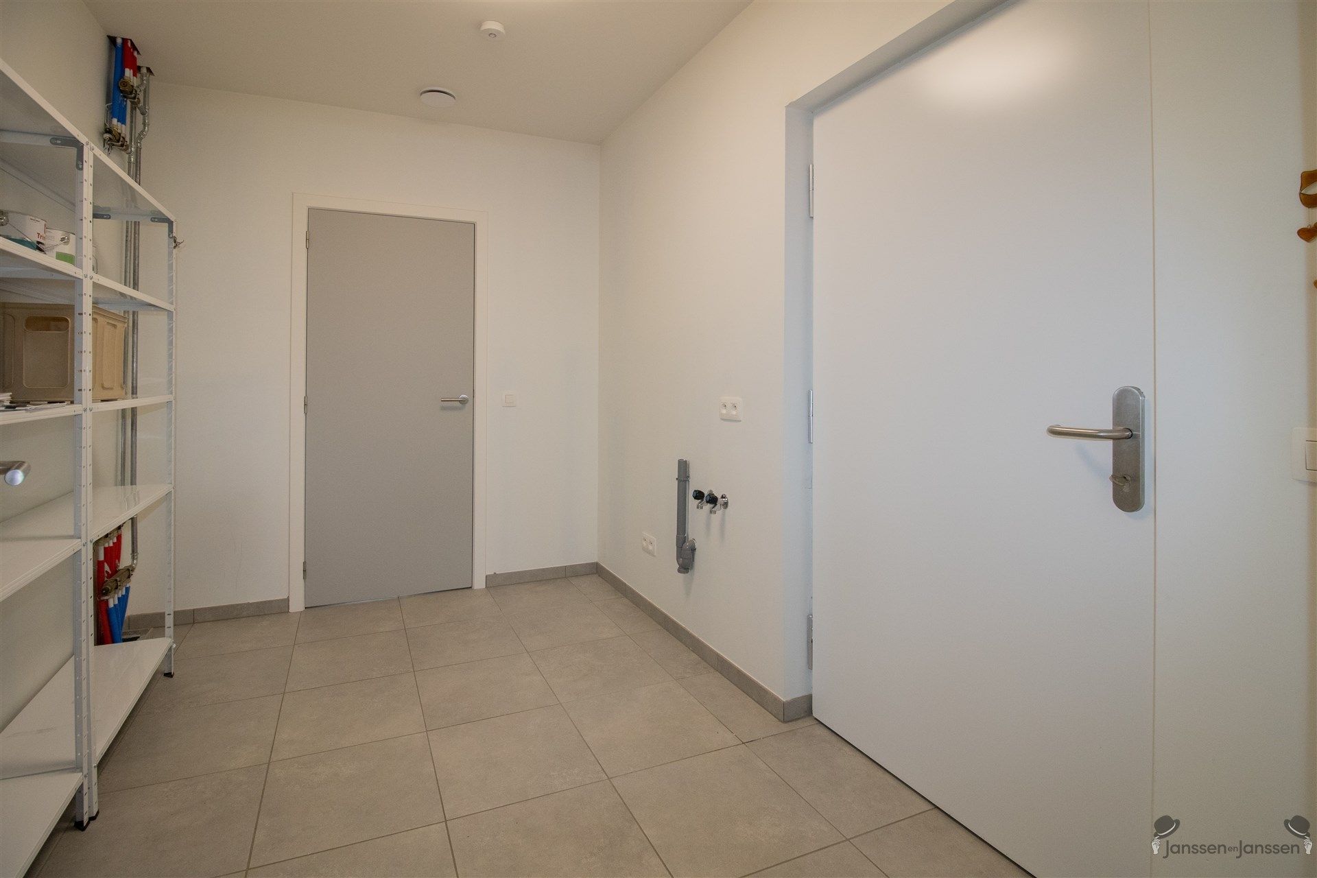 Rustig gelegen recente woning met min. 4 slaapkamers op 470 m².  foto 12