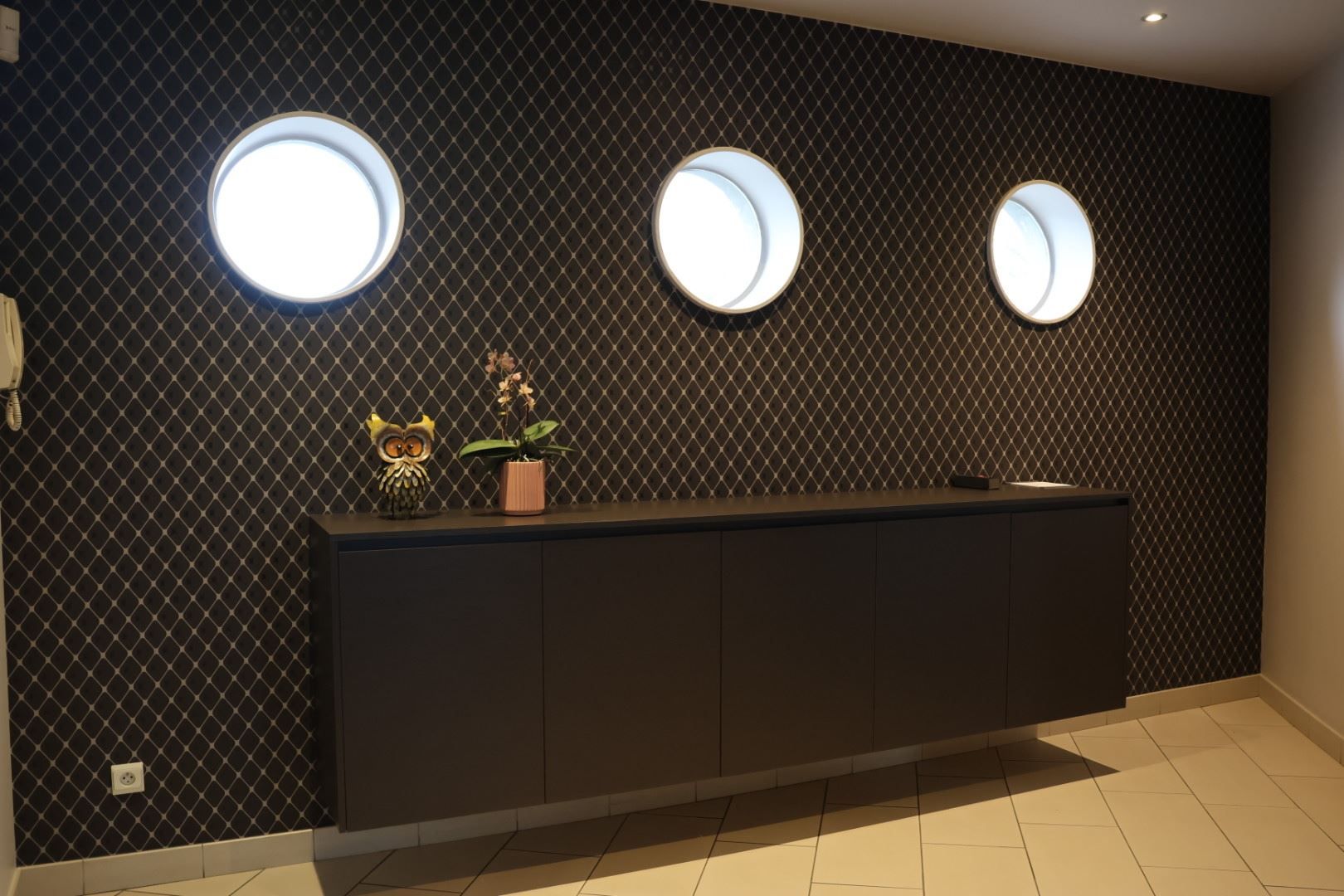 Uniek kantoorgebouw met duplex appartement te koop foto 12